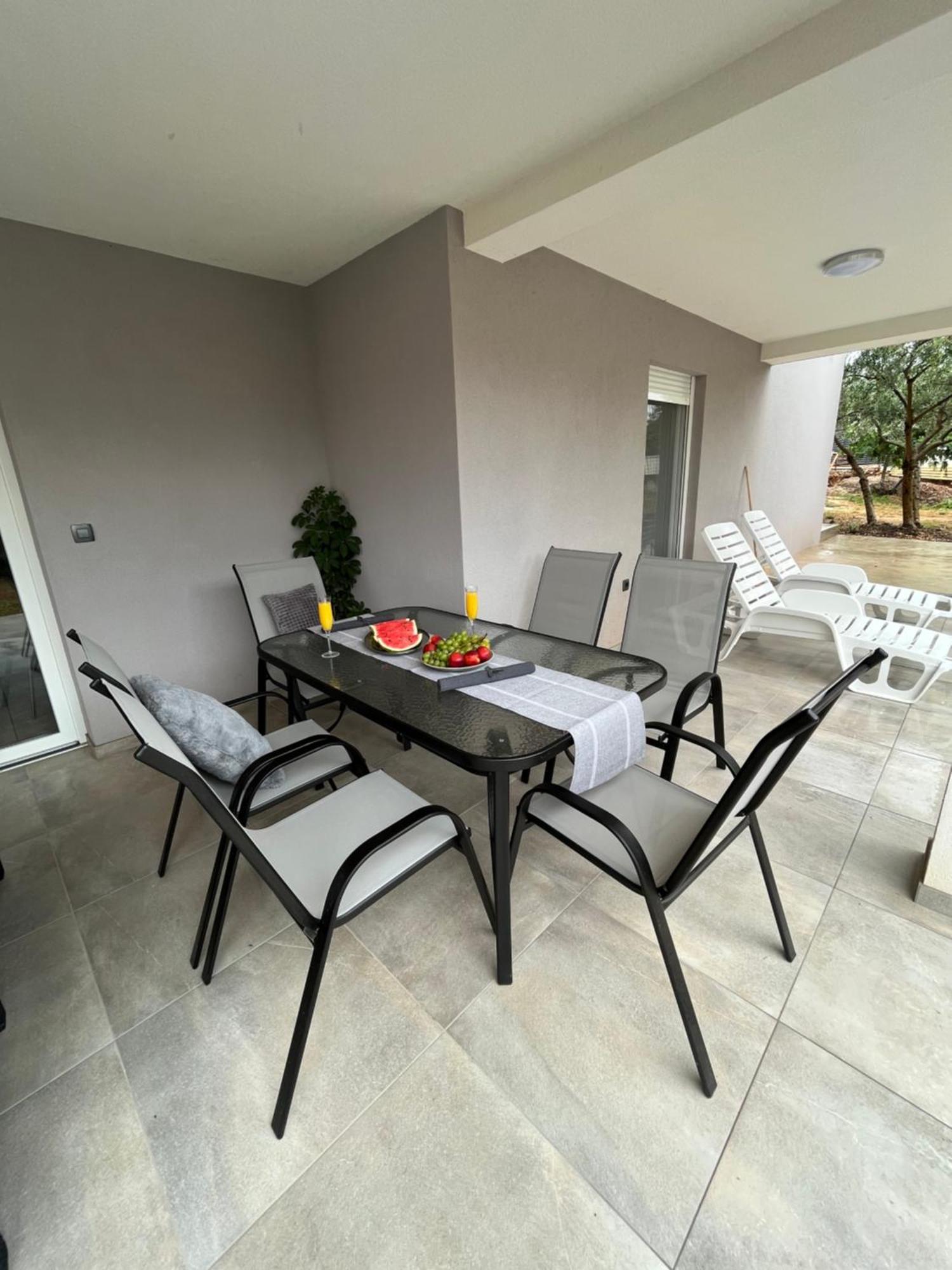 Apartman Oliva Zadar Bagian luar foto